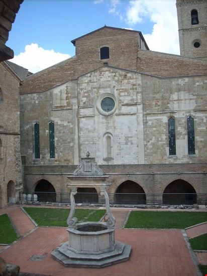  Facciata interna della chiesa di S. Reparata  