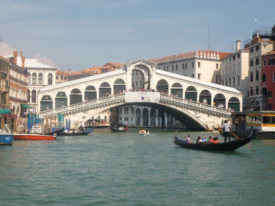 Rialto di giorno
