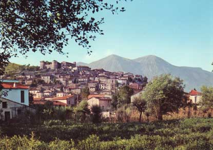 Veduta con il Monte Velino (alt. 2487)