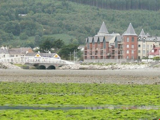  Newcastle (Irlanda del Nord) - l'oceano si ritira e lascia svelati i misteri dei suoi fondali  