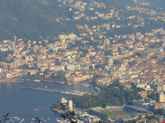  Como  