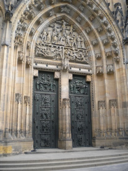 Il portale della Cattedrale di San Vito