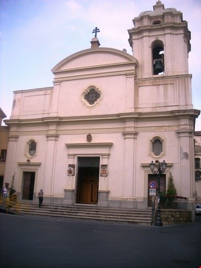  nel cuore del centro storico crotonese, è dedicato alla Madonna il duomo cittadino.  