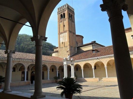  Cortile interno  