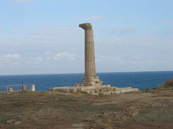 L'unica colonna dell'antico tempio greco di Era Lacinia