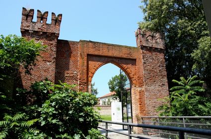 L'entrata al Castello di Vigevano