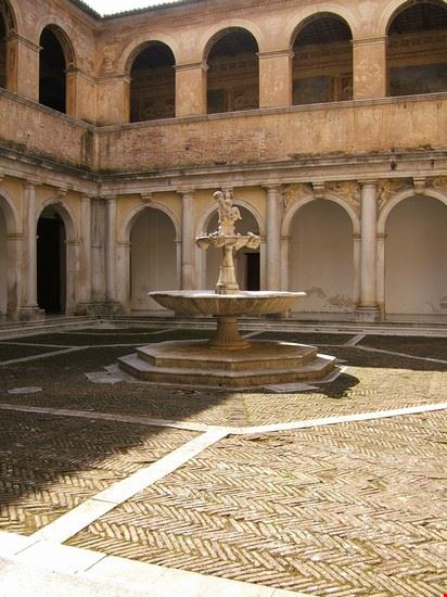  il chiostro di accesso  