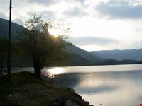il lago e la montagna
