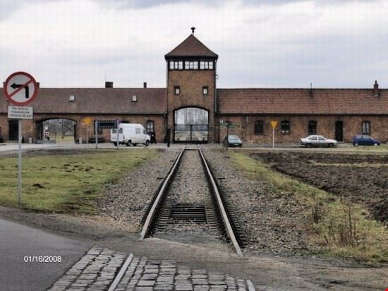 Auschwitz Auschwitz  