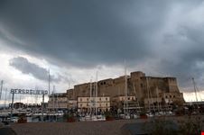 Castel dell'Ovo dal Borgo Marinari