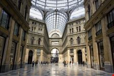 Interno della Galleria Umberto I a Napoli