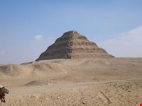 Saqqara,piramide a gradoni