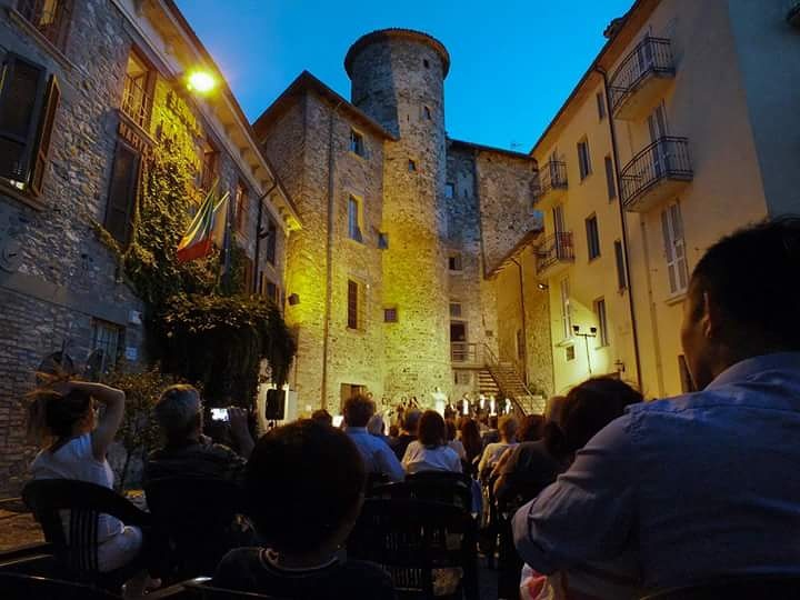 260 km che attraversano l'Emilia-Romagna e ti regalano luoghi segreti da scoprire tutti d'un fiato