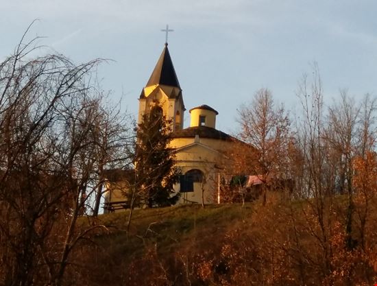 Chiesa di S. Giorgio alla Rocca di Viserano nel Comune di Travo Rocca di Viserano con la Chiesa di S. GIORGIO  