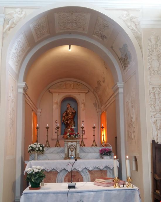 La Chiesetta di S. Maria  Interno della antica chiesetta di S Maria che era nella giurisdizione di S. Colombano  