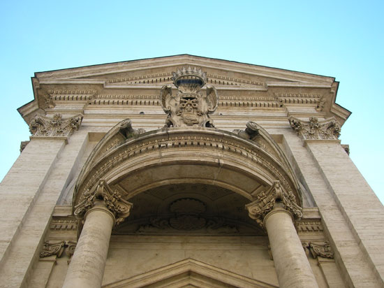 San Carlino alle Quattro Fontane: portale d'ingresso