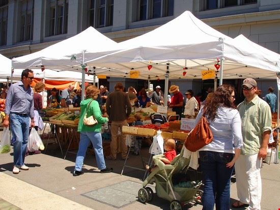 Ferry Plaza Farmers' Market San Francisco empracht - Creative Commons empracht