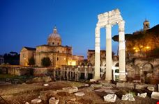 Il Foro Romano di notte