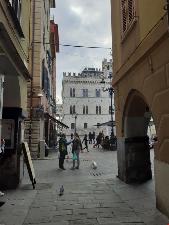 Ex Palazzo di Giustizia in Piazza Mazzini Una parte dell'ex Palazzo di Giustizia , che si trova in Piazza Mazzini  