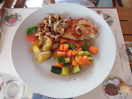 bistecca di maiale con funghi e patate