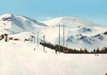 Piste a Passo del Lupo, sullo sfondo il Cimone