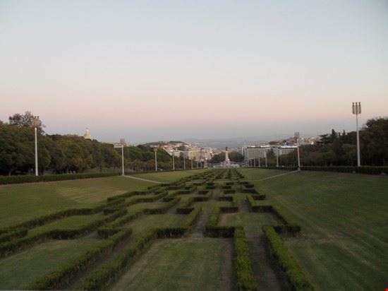 Parque Eduardo VII Parco più ampio del centro di Lisbona. 
Si trova all'estremità di Avenida da Libertade.  