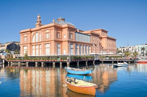  Bari Mi.Ti. - www.shutterstock.com Mi.Ti.