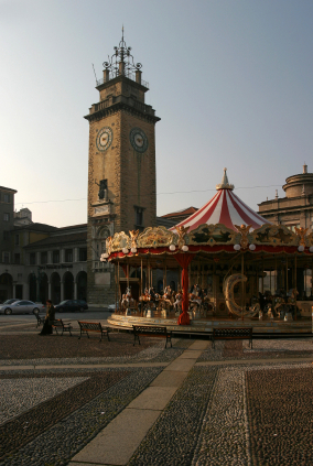 Torre dei Caduti a Piazza Vittorio