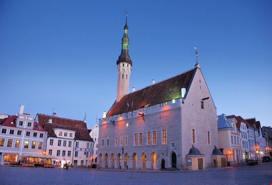 Raekoja Plats Tallinn Nikonaft - Shutterstock Nikonaft