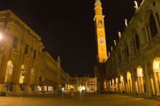 La Basilica Palladiana di notte