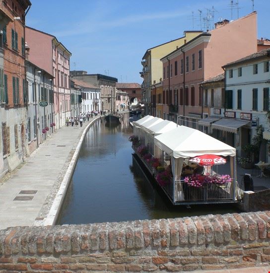  nel centro del paese  