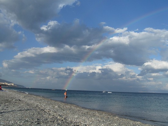UN ARCOBALENO DAL MARE