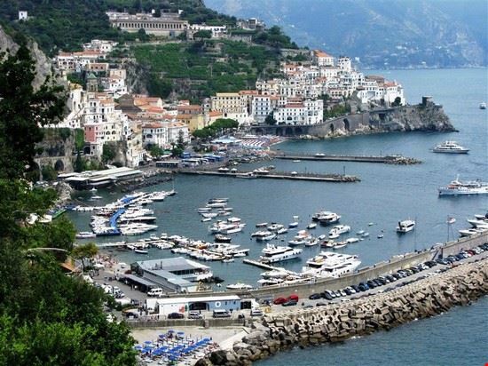Tour Costiera Amalfitana Panorama di Amalfi.  