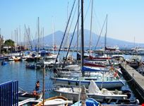 Il lungomare di Napoli.