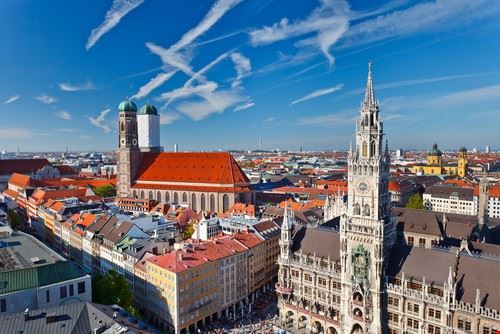 Un giro intorno a Marienplatz  Monaco S.Borisov - www.shutterstock.com S.Borisov