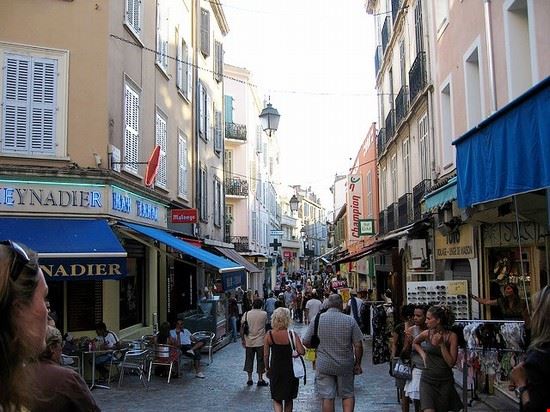 Rue d'Antibes - Dylan J C - Dylan J C - Creative Commons