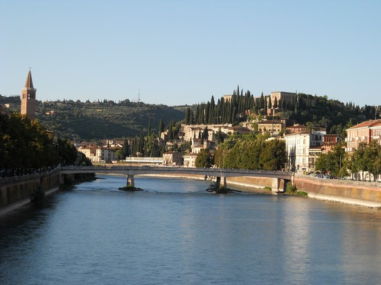 Il ponte di pietra sull'Adige