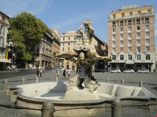 55332_fontana_del_tritone_roma