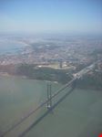 Vista aerea del Cristo Rei e del Ponte 25 de Abril