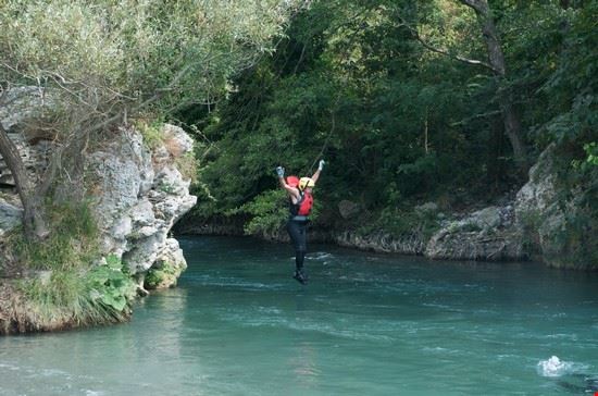 Consigli Utili su Itinerari ed escursioni - discesa del Fiume Lao Papasidero: roccia del salto