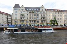 schifffahrt auf der spree in berlin berlin