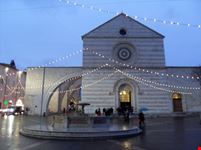 basilica santa chiara di sera assisi