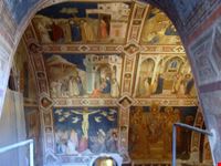 interno basilica san francesco assisi