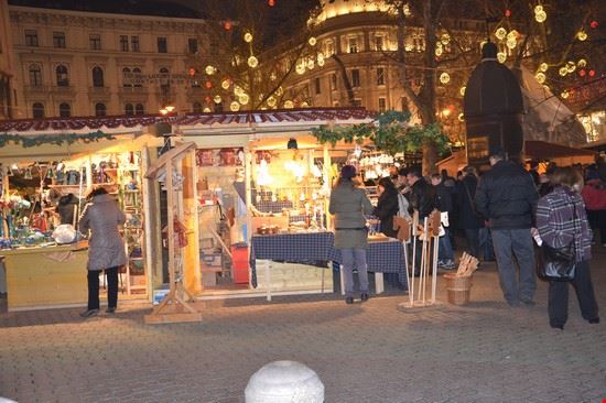 Vaci Utca e piazza Vorosmarty Budapest  