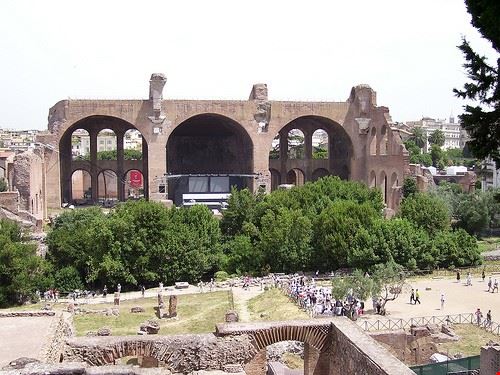 Basilica di Massenzio - ell brown - ell brown - Creative Commons