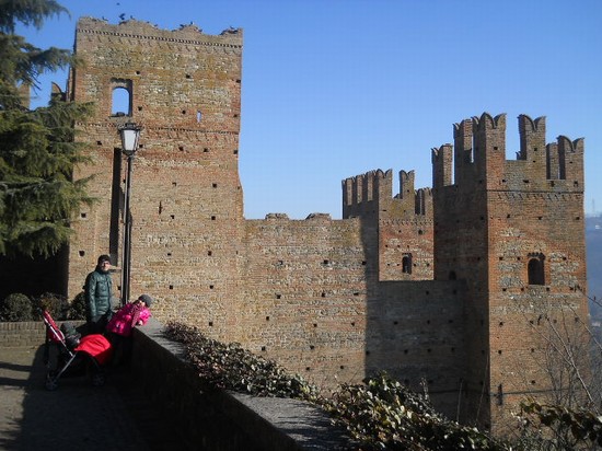IL CASTELLO NELLA SUA MESTOSITA'