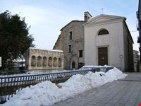 la piazza del museo e la fontana