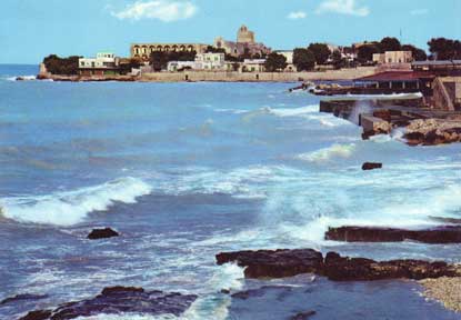Mareggiata sugli scogli
