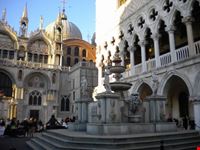 La fontana del vino