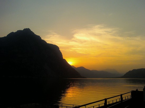 Lecco al tramonto